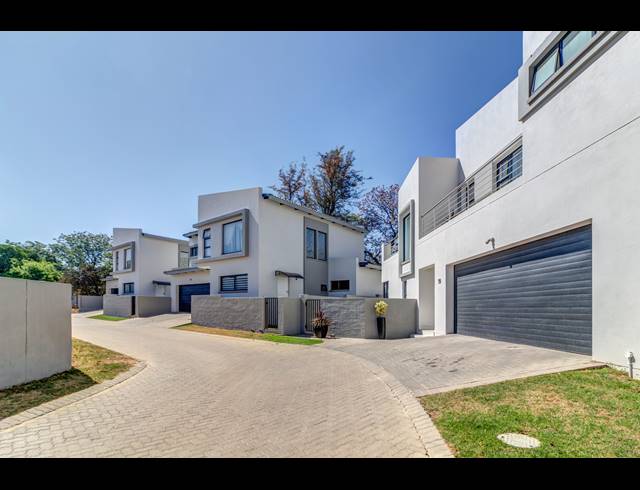 3 BEDROOM HOUSE FOR SALE IN FOURWAYS